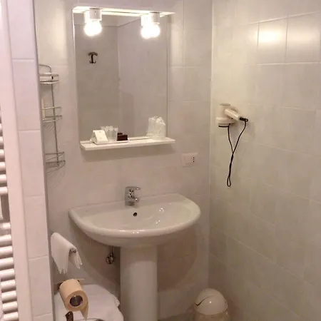 Eden Hotel 3*
